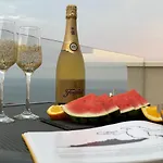 Sun N Sky Oasis I. 아파트 *
